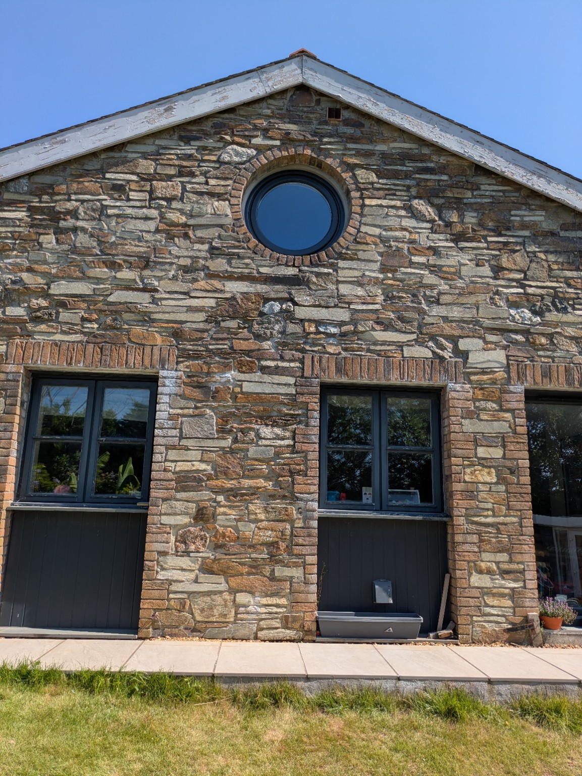 Round window replacement